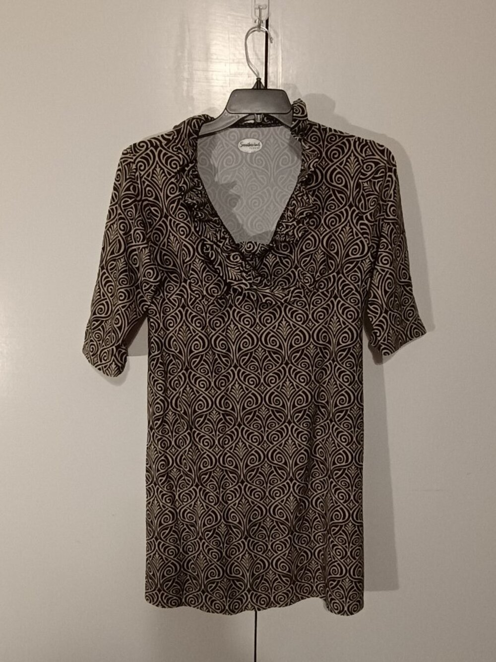 Southwind Apparel Black Tan Geometric Ruffle Neck Mini Dress w/ pockets - Picture 2 of 10